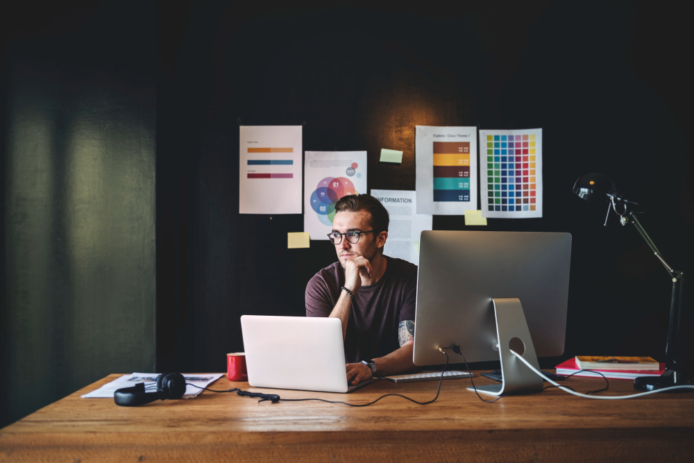 Sådan finder du en professionel webdesigner der kan designe din nye hjemmeside billigt